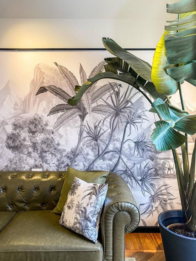Exclusive Top Floor 2-Bedroom Flat Milano Esterno foto