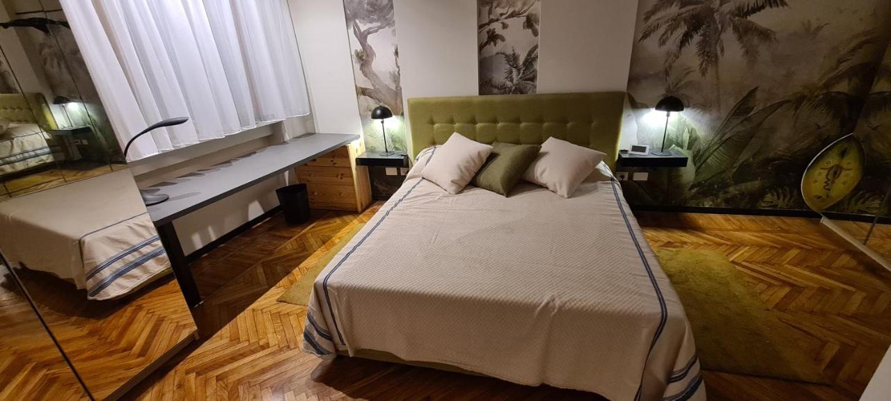 Exclusive Top Floor 2-Bedroom Flat Milano Esterno foto