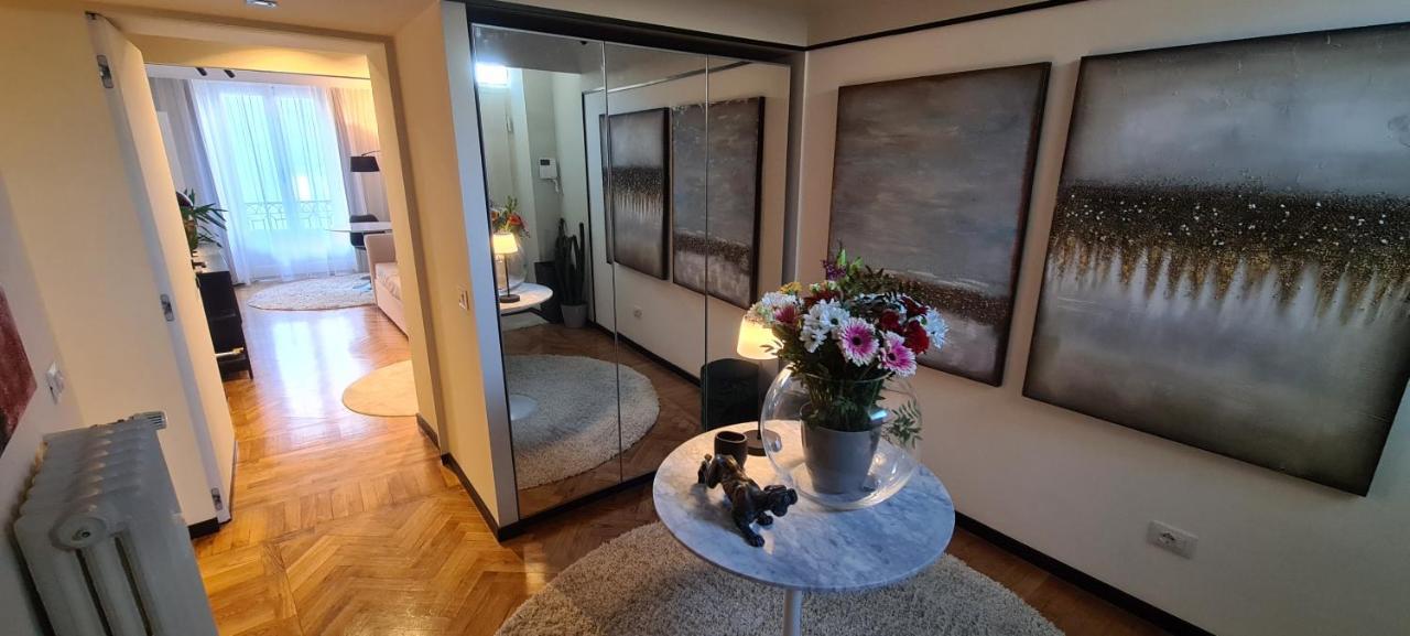 Exclusive Top Floor 2-Bedroom Flat Milano Esterno foto