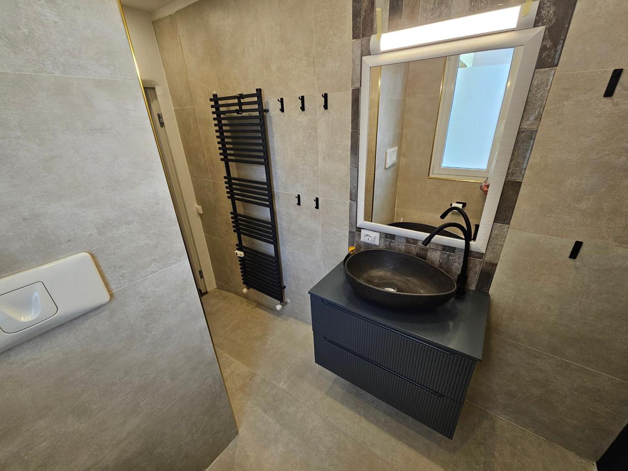 Exclusive Top Floor 2-Bedroom Flat Milano Esterno foto