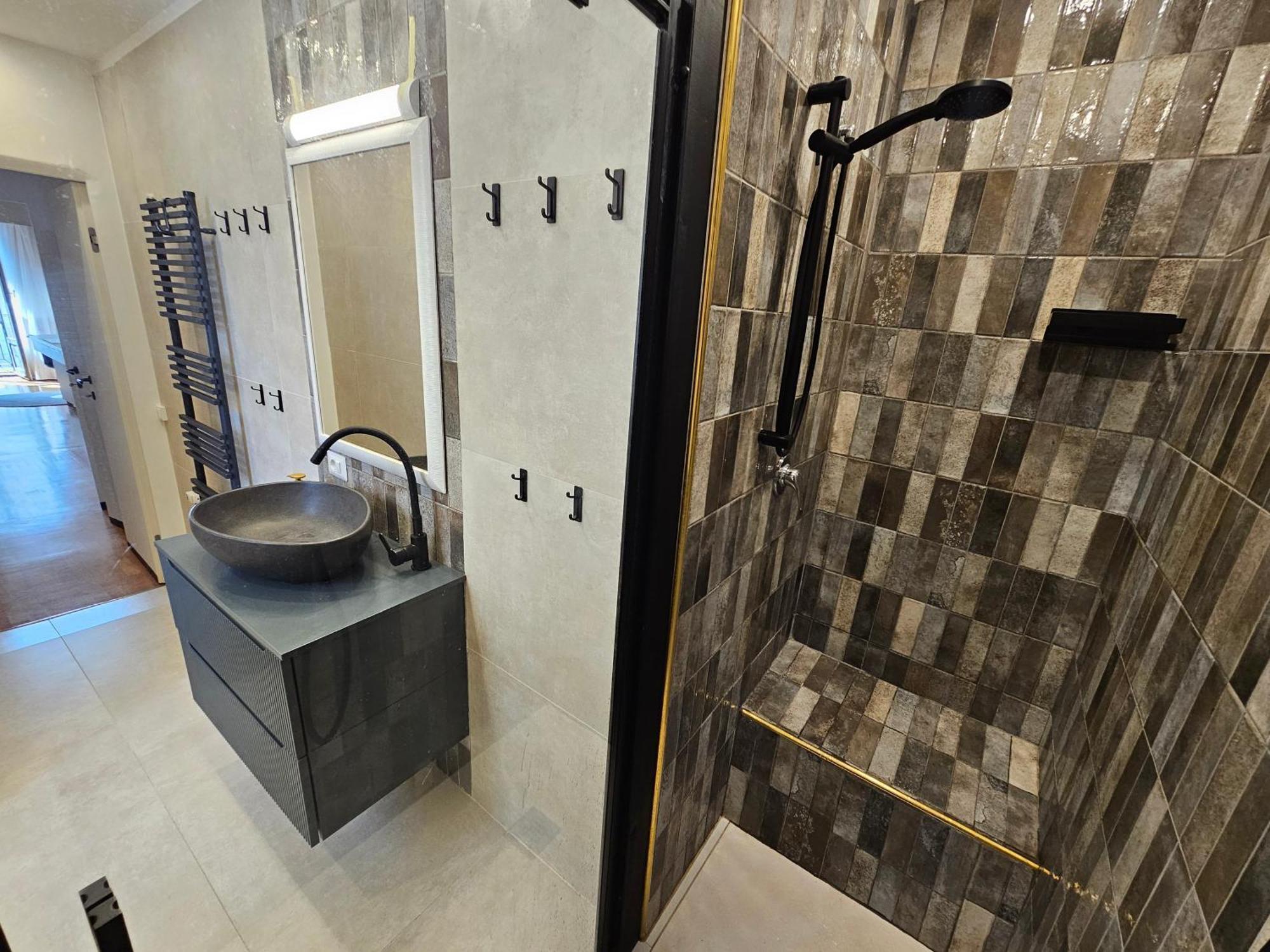 Exclusive Top Floor 2-Bedroom Flat Milano Esterno foto